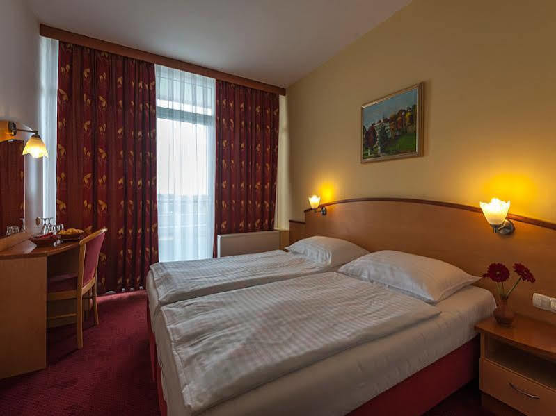 Lipa Hotel Лендава Экстерьер фото